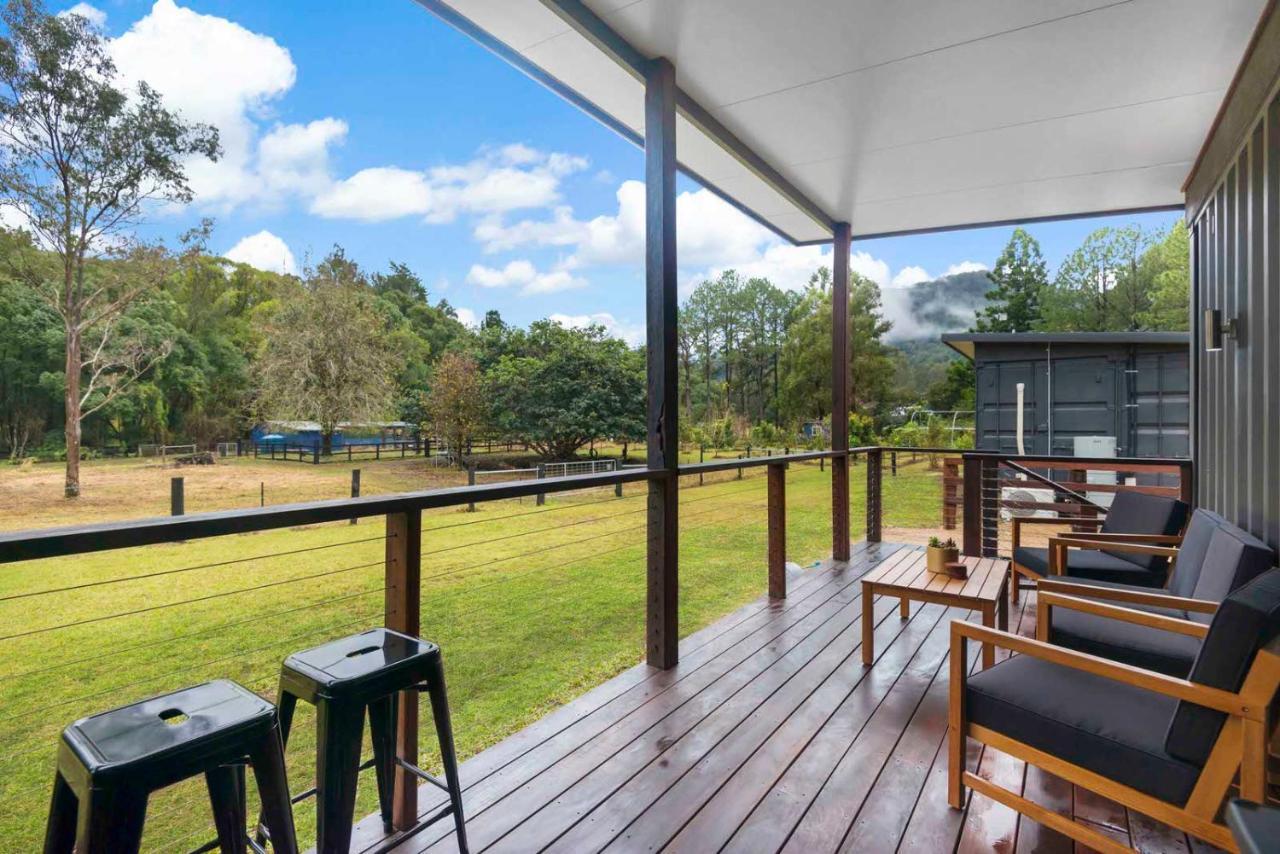Contained In Nimbin Accommodation Exterior photo