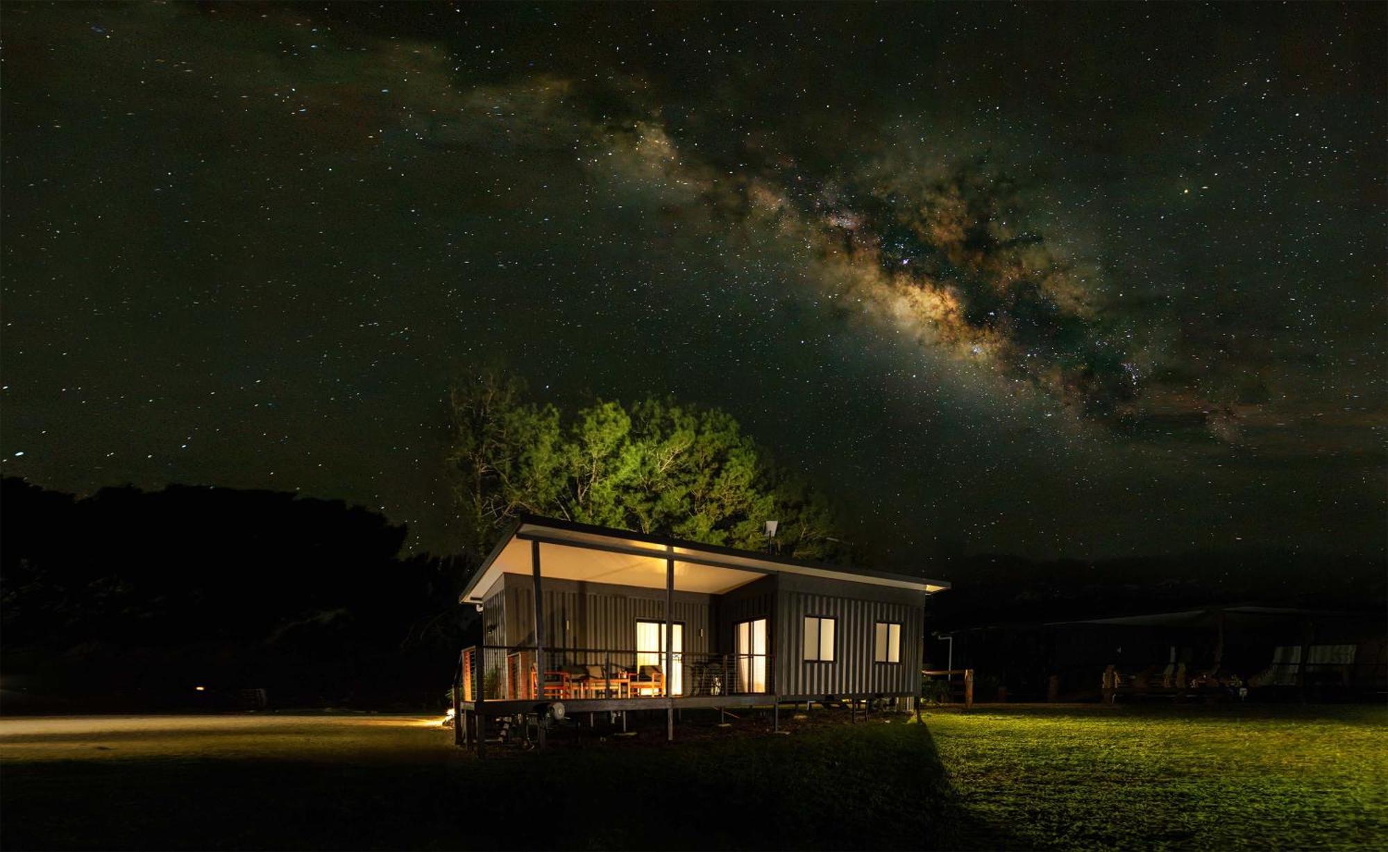 Contained In Nimbin Accommodation Exterior photo